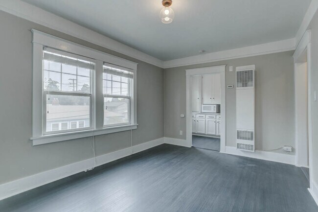 Building Photo - Fabulous Renovated Studio w/ Restored Vintage Details