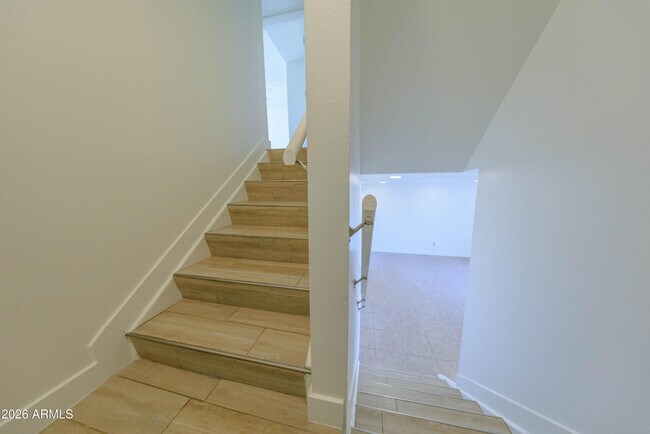 Building Photo - 4558 N 15th Ave