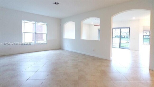 Building Photo - 8630 Lakeside Bnd