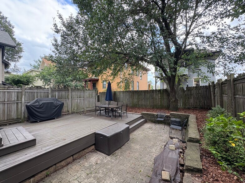 Building Photo - 2733 Willard Ave