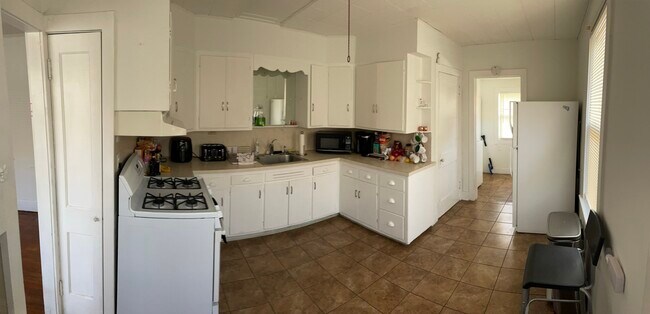 Building Photo - 48 Central Ave