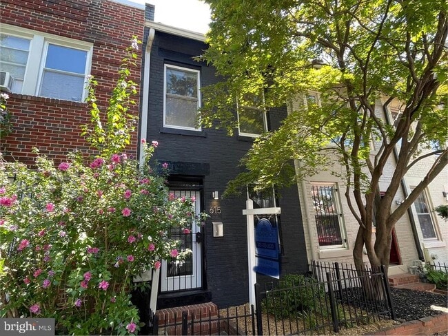 Primary Photo - 615 14th Pl NE