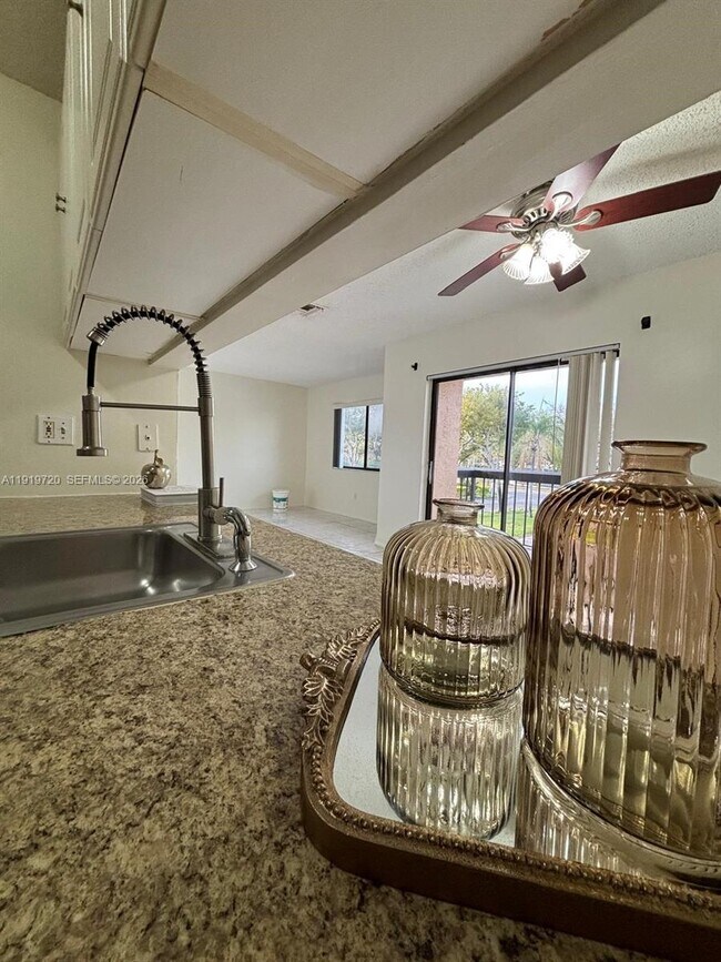 Building Photo - 6031 10th Ave N