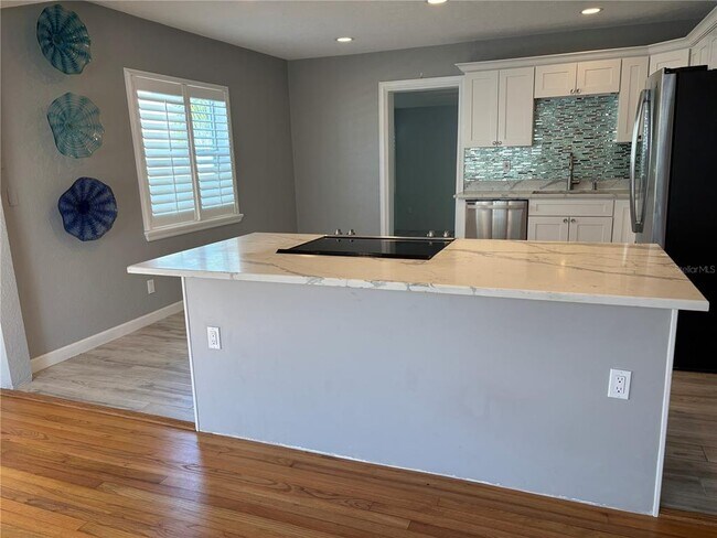 Building Photo - 2919 12th Ave N