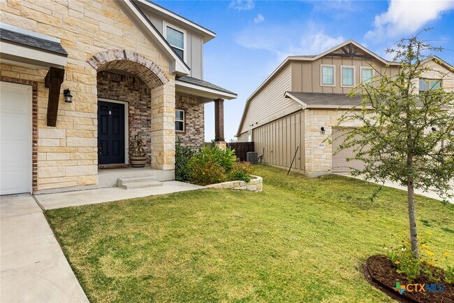 Building Photo - 2233 Chia Ct