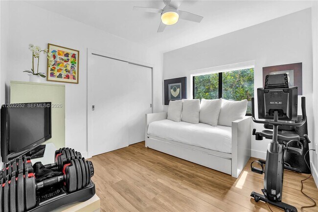Building Photo - 6466 SW 84th St