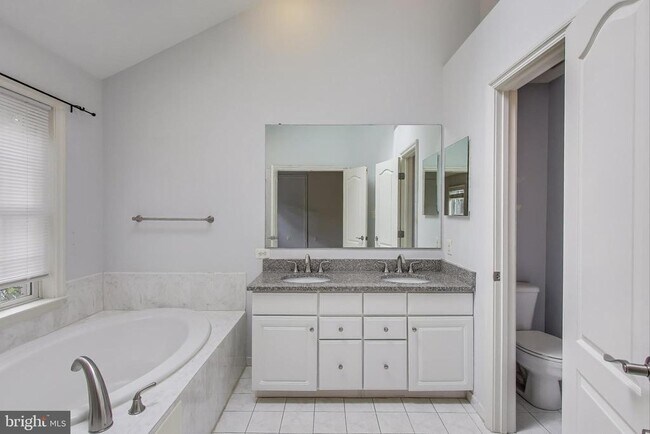 Building Photo - 6402 Spring View Pl