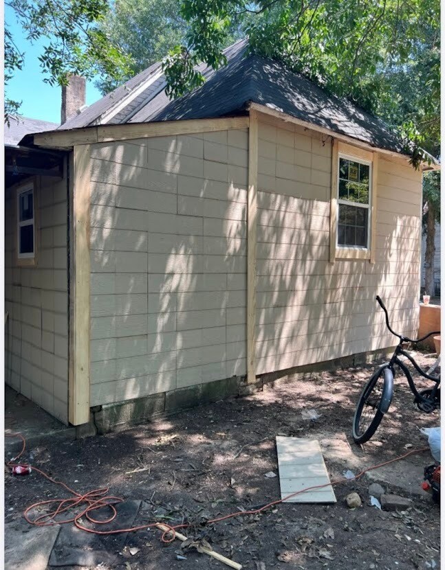 Building Photo - 184 Meadow St