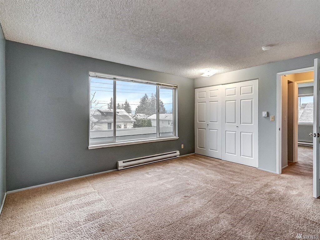 2 Large Bedrooms - 2001 11th st