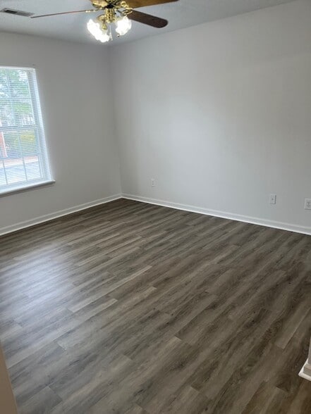 Building Photo - 1114 3rd Loop Rd