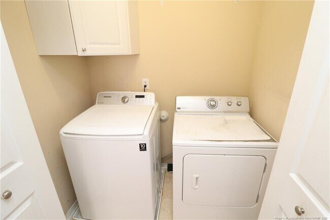 Building Photo - 605 Courthouse Dr