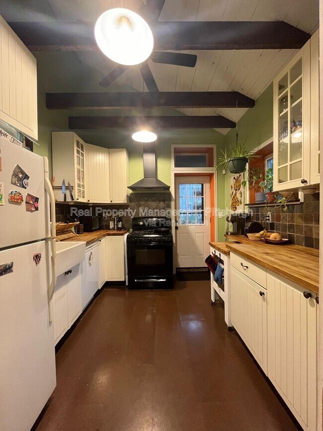 Building Photo - 297 42nd St