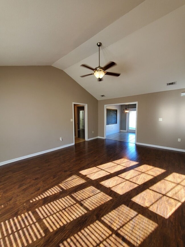 Building Photo - Charming 3-Bedroom Home in Valdosta, GA - Perfect for You and Your Furry Friends!