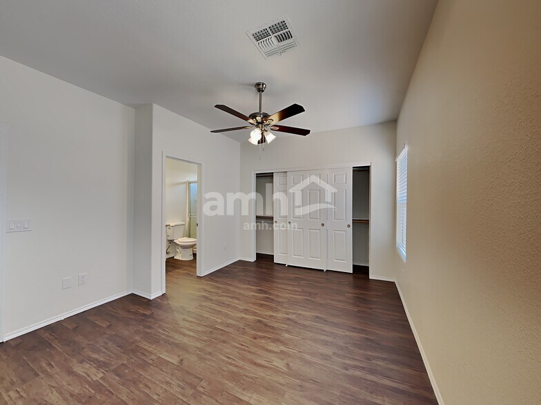 Building Photo - 83 W Calle Priscal