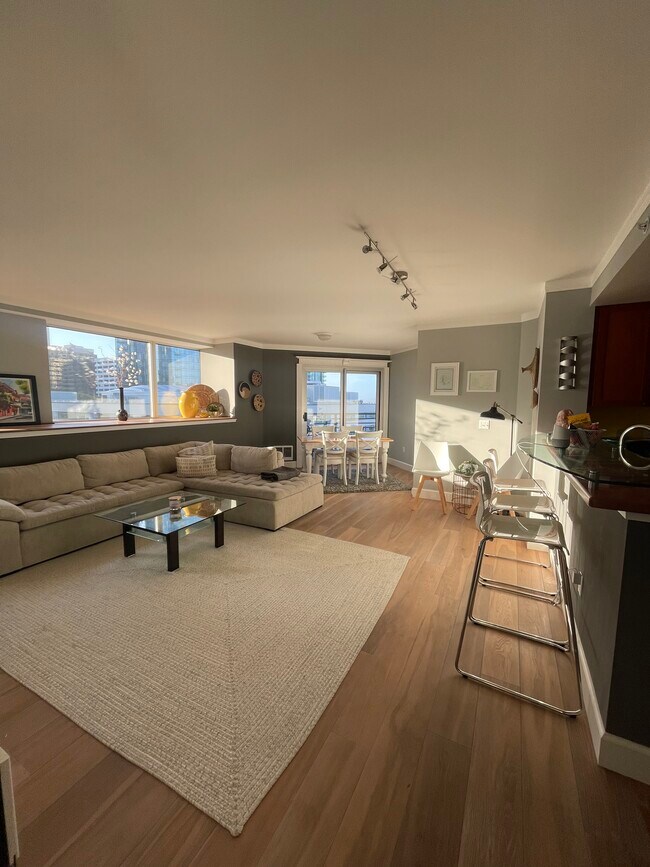 Building Photo - 400 Beale St