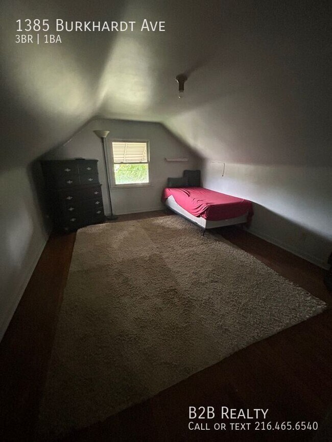 Building Photo - 1385 Burkhardt Ave