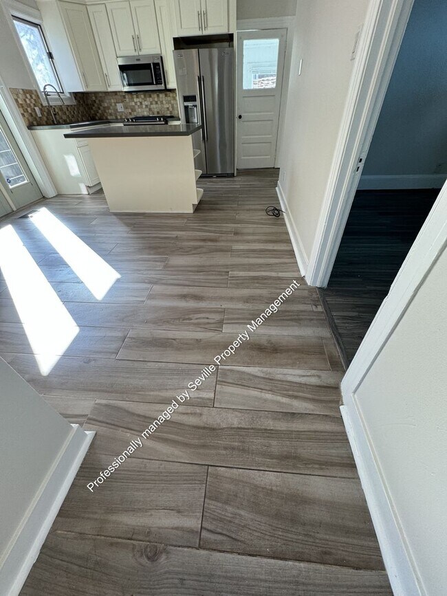 Building Photo - MOVE-IN READY 2+BR House in Prime NOBE neighborhood
