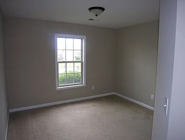 Building Photo - 107 Lake Forest Dr