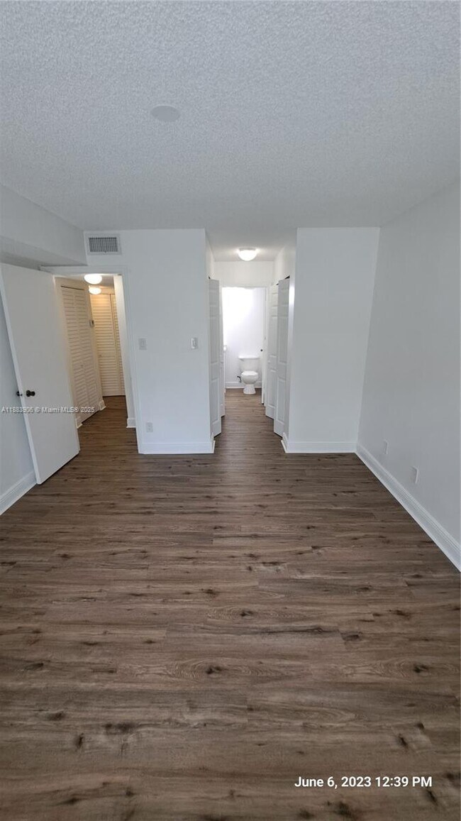 Building Photo - 15770 SW 106th Terrace
