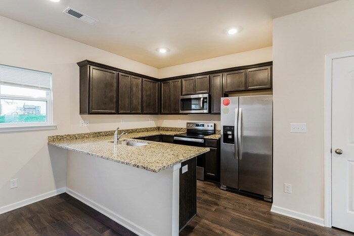 Building Photo - 6082 Cullen Dr