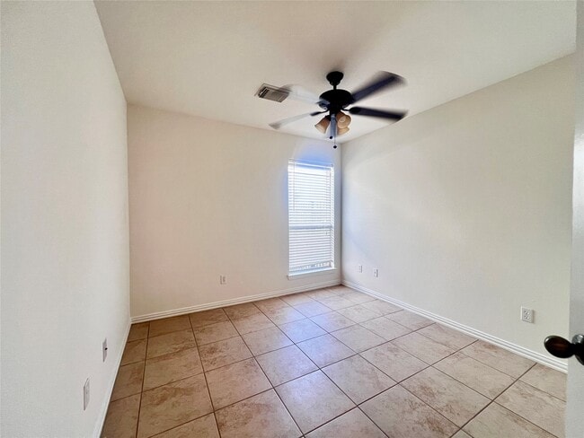 Building Photo - 14214 Ayers Rock Rd