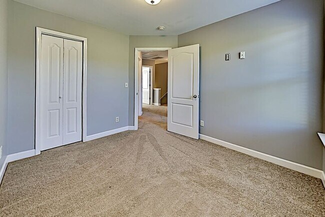 Building Photo - 735 Tulip Grove Rd