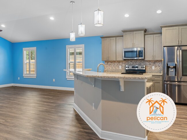 Building Photo - Stunning Home in East Navarre