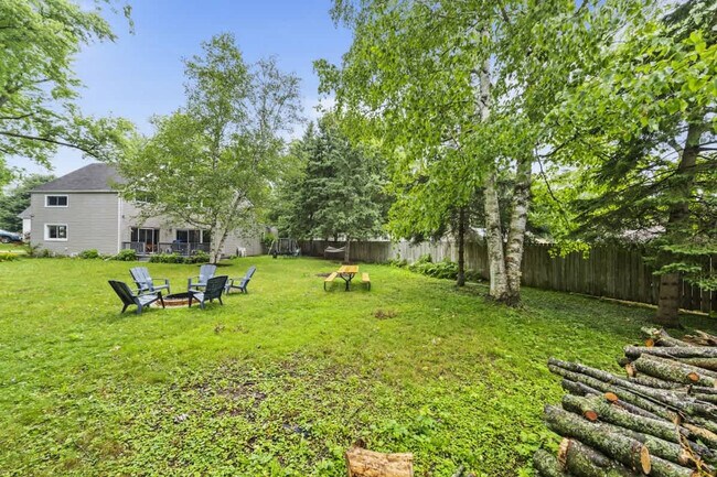 Building Photo - 38369 N Manor Ave