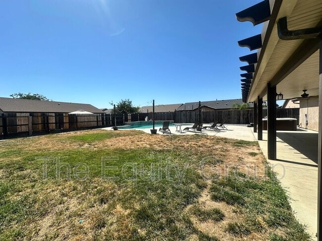 Building Photo - 1253 S Monterey Ave