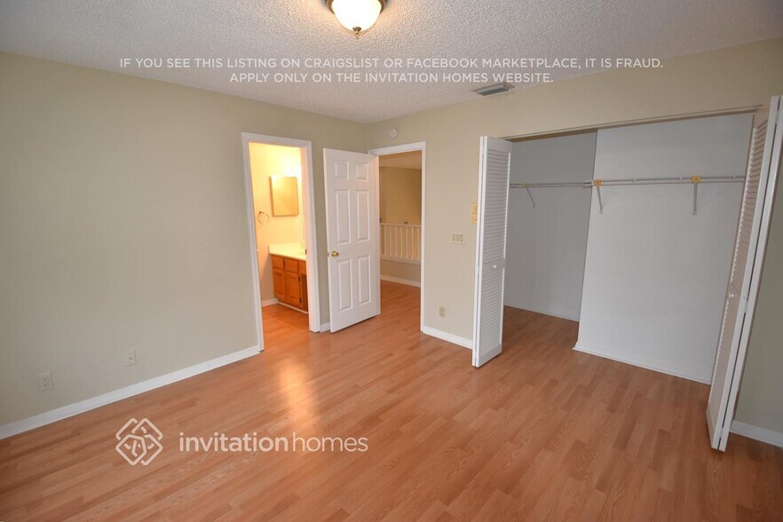 Building Photo - 10 Blenheim Ct