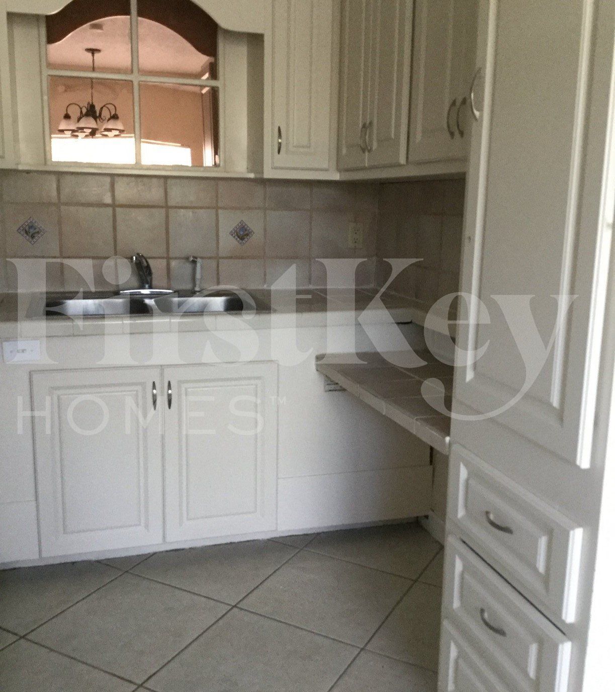 Building Photo - 900 W Bloxham St