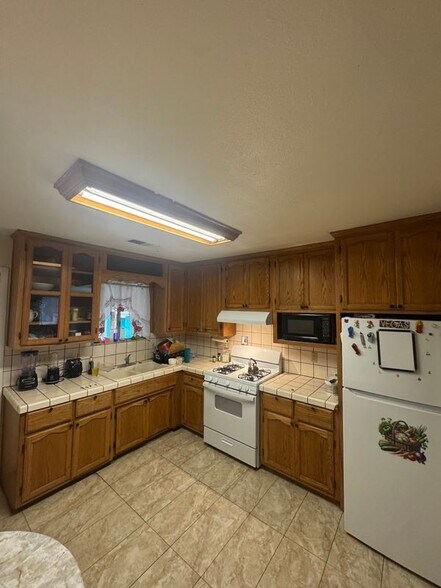 Building Photo - 388 2nd St