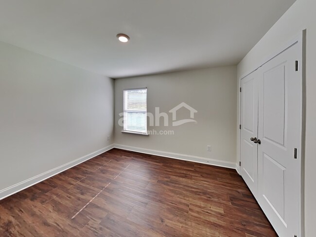 Building Photo - 866 Headland Wy