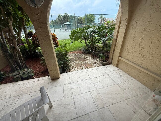 Building Photo - 2788 Tennis Club Dr