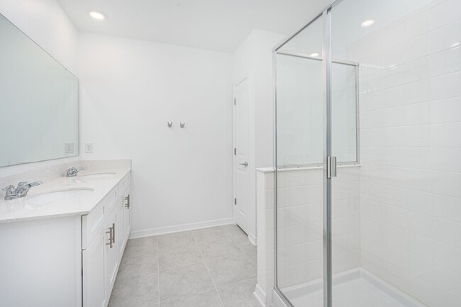 Building Photo - Welcome Home to the Preserve off LPGA