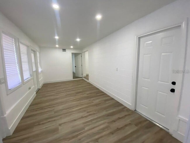 Building Photo - 22011 Catherine Ave