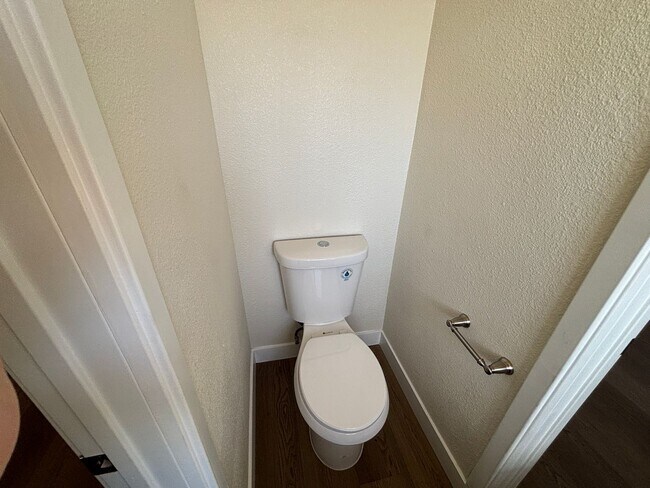 Building Photo - Fully Renovated 3BD/1.5BA House | Eucalyptus Ave, Moreno Valley