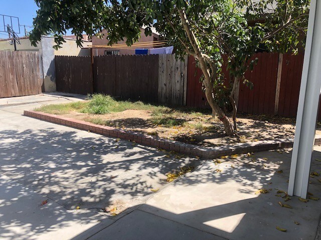 Building Photo - 1108 Orange Ave