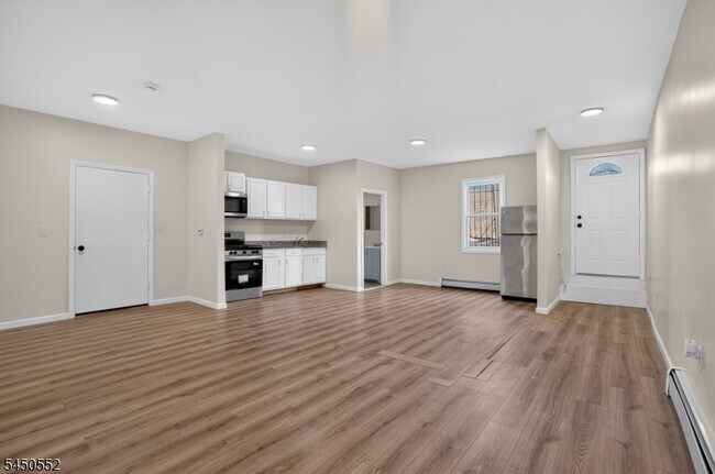 Building Photo - 518 Springfield Ave