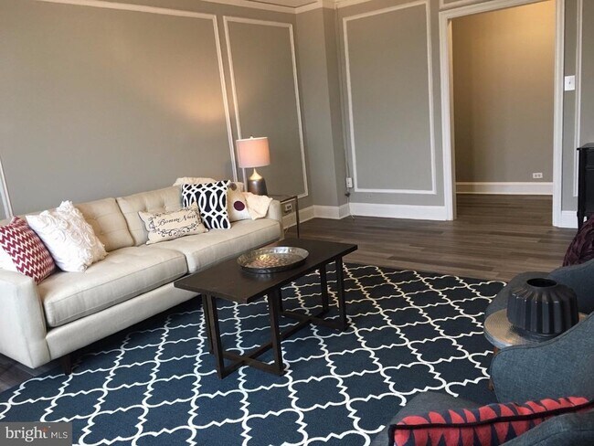 Building Photo - 2031 Locust St