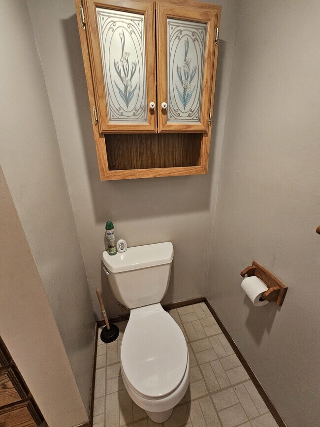 Building Photo - 1 bedroom lower level duplex in the country