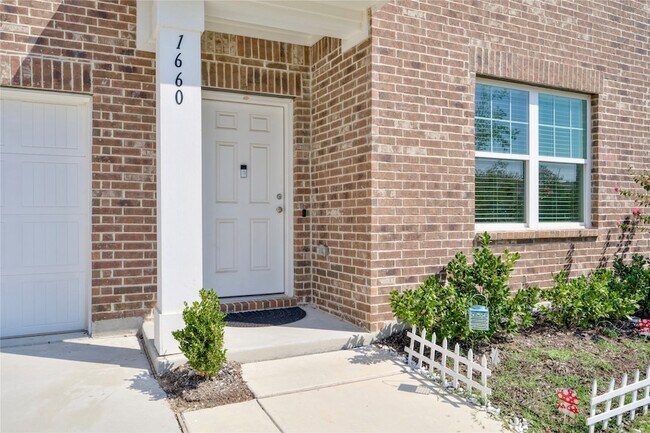 Building Photo - 1660 Hossler Trl