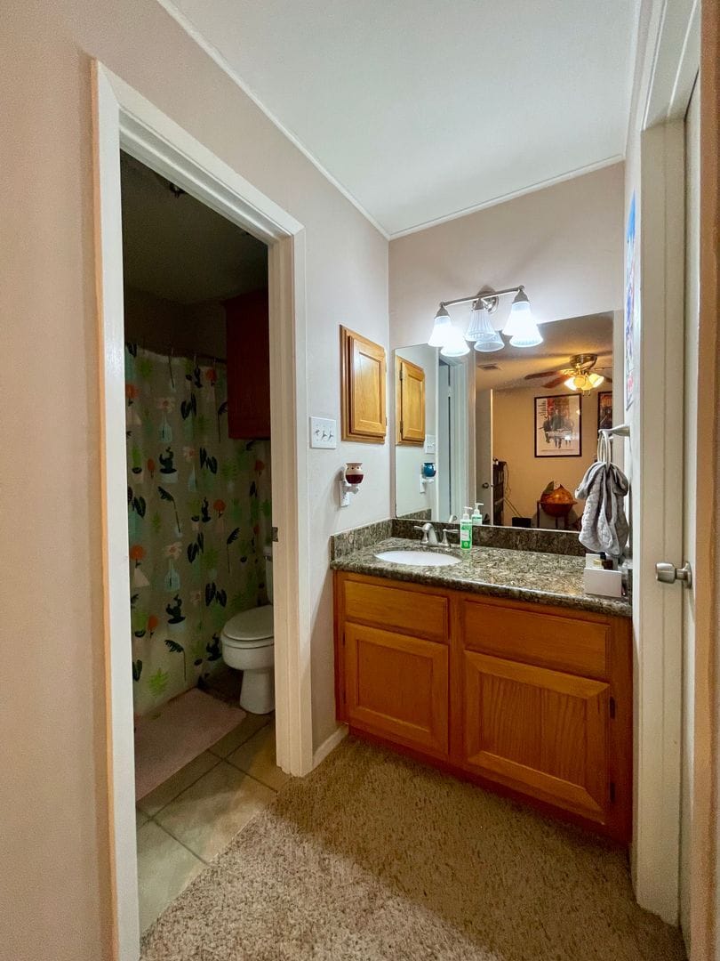 Building Photo - END OF JULY PRE-LEASE  2 Bed, 2.5 Bath Condo Near Campus On Bus Route!