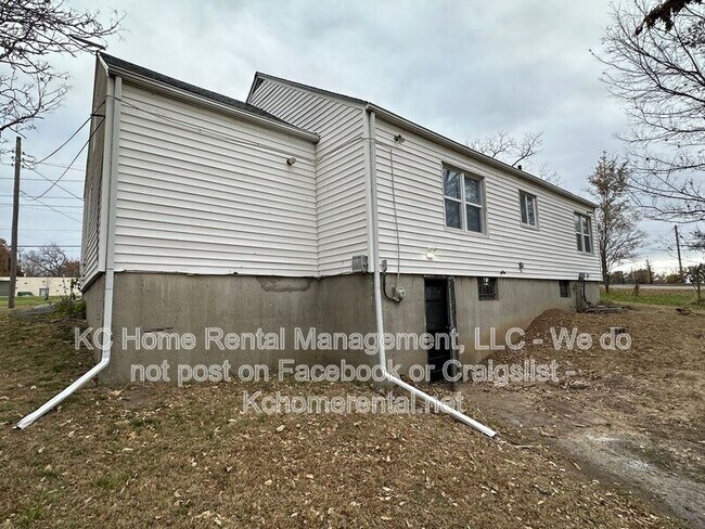 Building Photo - 4748 Eastern Ave