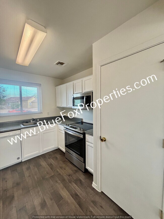 Building Photo - 6006 S Mogollon Dr
