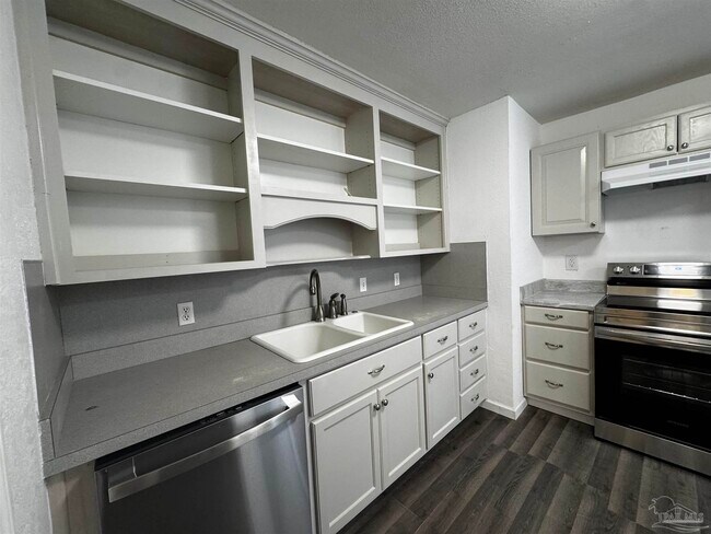 Building Photo - 5367 Locklin Ave