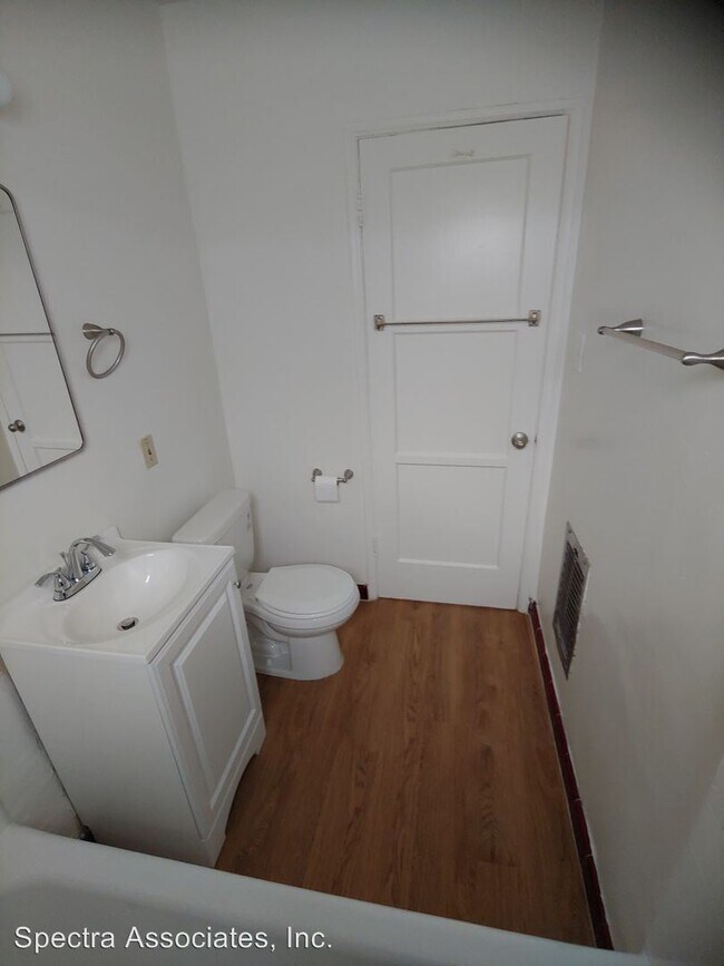 Building Photo - 142-146 S Adams St