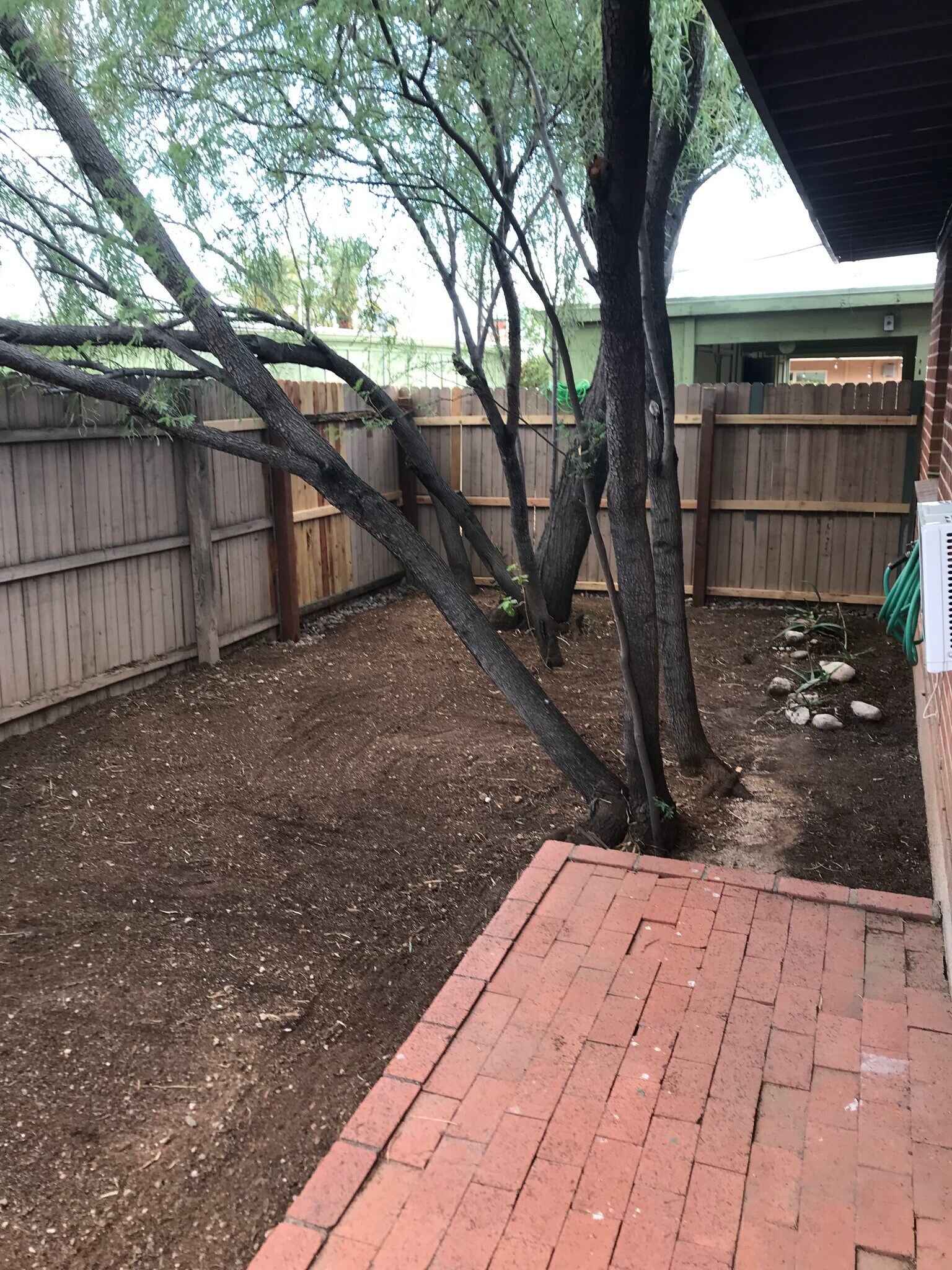 Building Photo - 1611 E Mitchell St