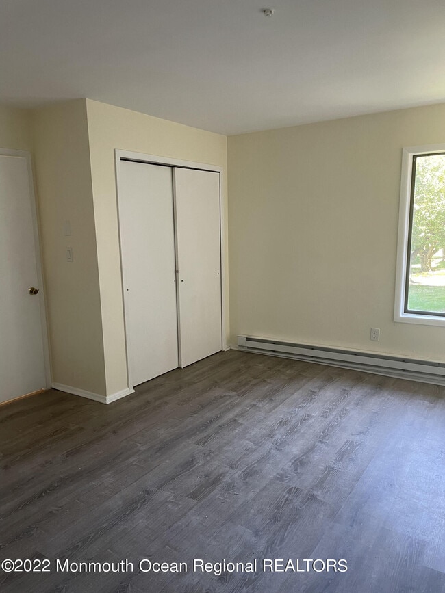 Building Photo - 82 Amberly Dr