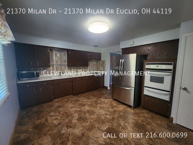 Building Photo - 21370 Milan Dr